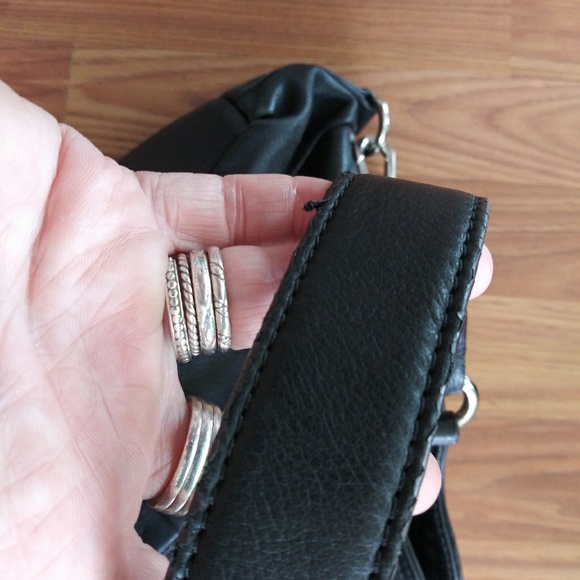 B. Makowsky black leather purse - Picture 5 of 6